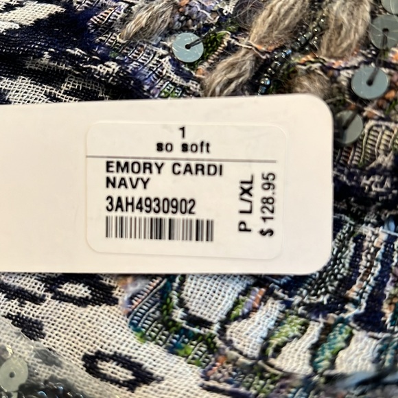 Top - Picture 8 of 8